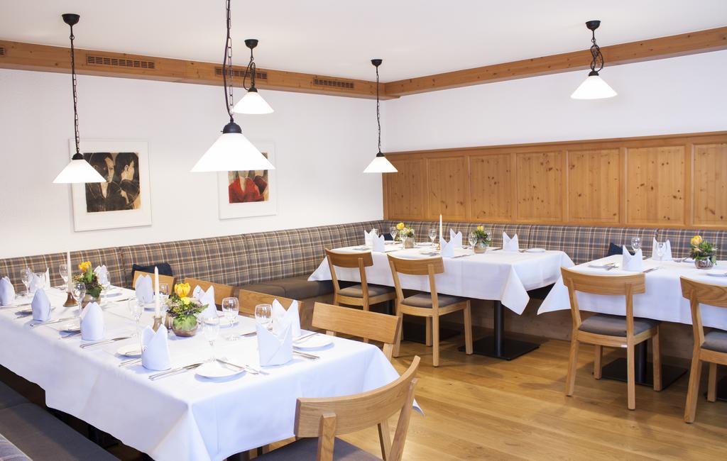Gasthof Landhotel Hirsch 오스트라크 외부 사진